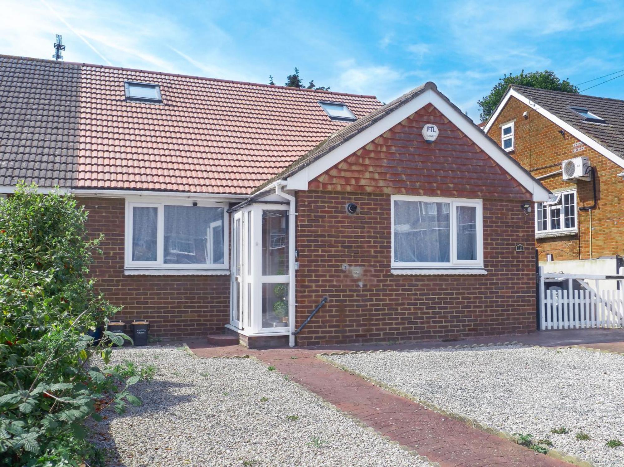 Luxe 5 Bed Bungalow In Snodland, Medway, Kent Exterior photo